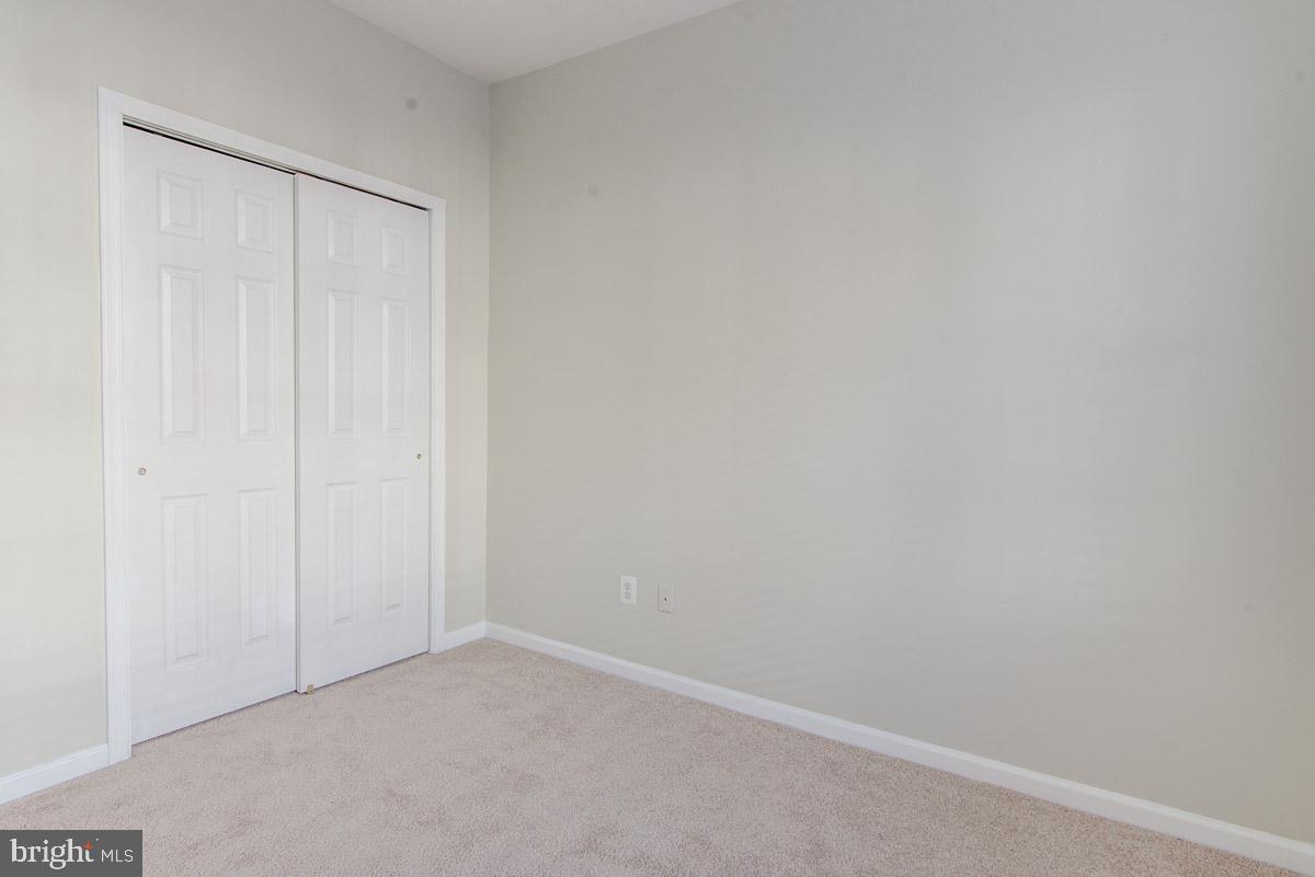 AMBERLEA AT SOUTH RIDING - Residential Lease