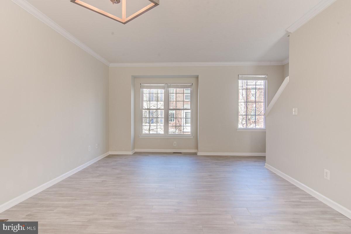 AMBERLEA AT SOUTH RIDING - Residential Lease