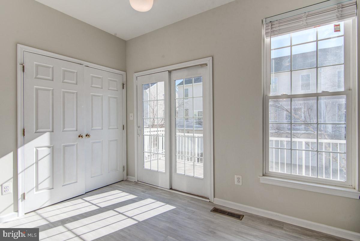 AMBERLEA AT SOUTH RIDING - Residential Lease