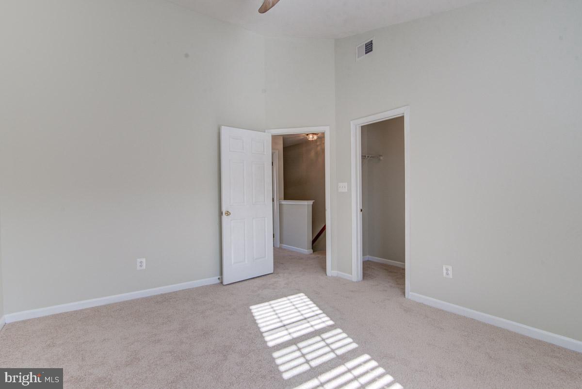 AMBERLEA AT SOUTH RIDING - Residential Lease