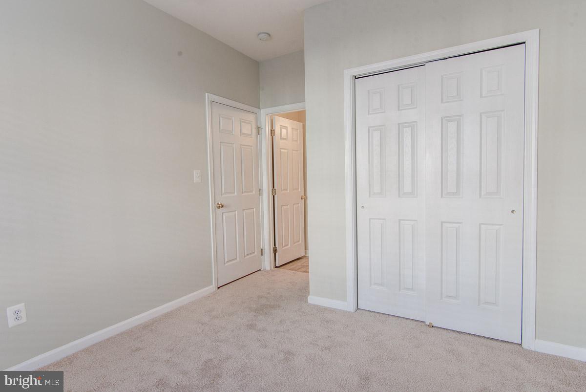 AMBERLEA AT SOUTH RIDING - Residential Lease