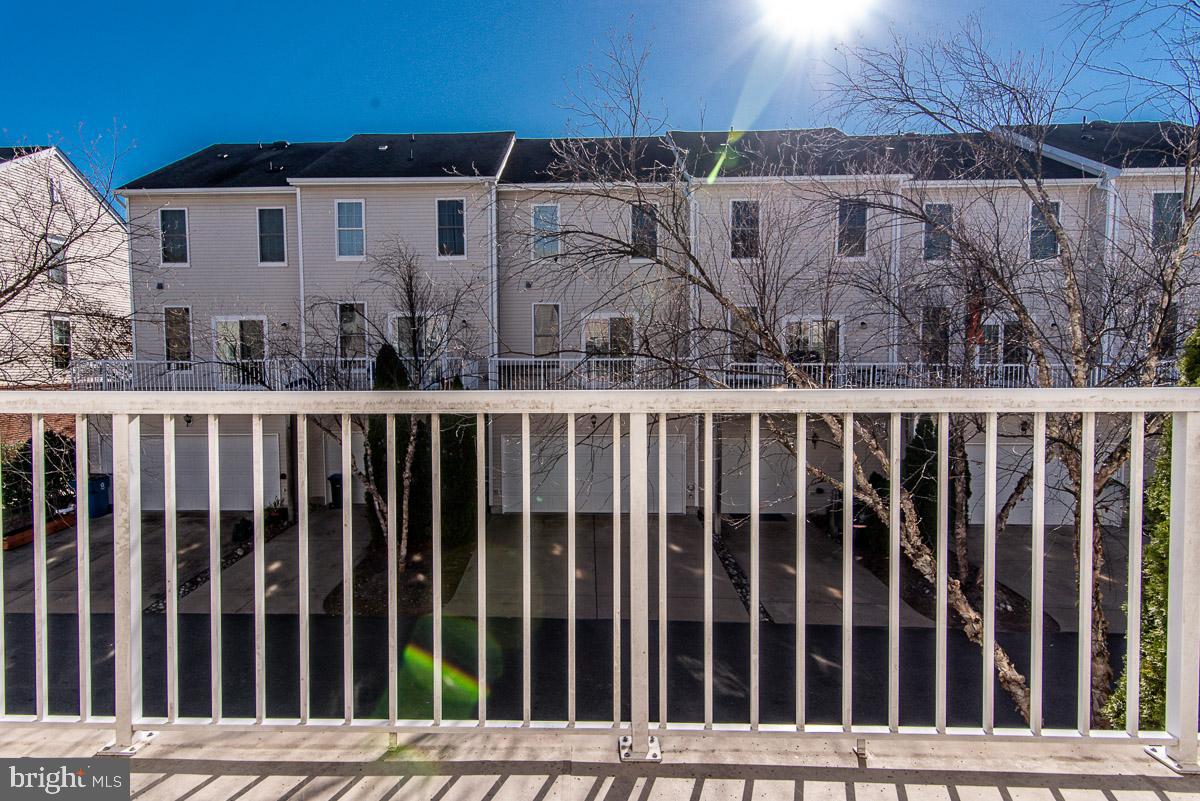 AMBERLEA AT SOUTH RIDING - Residential Lease