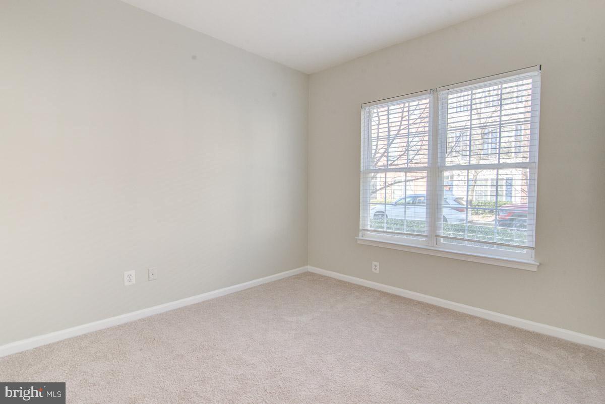 AMBERLEA AT SOUTH RIDING - Residential Lease