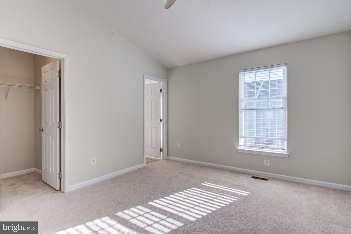 AMBERLEA AT SOUTH RIDING - Residential Lease