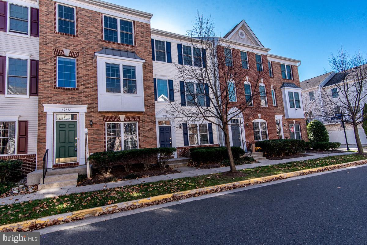 AMBERLEA AT SOUTH RIDING - Residential Lease