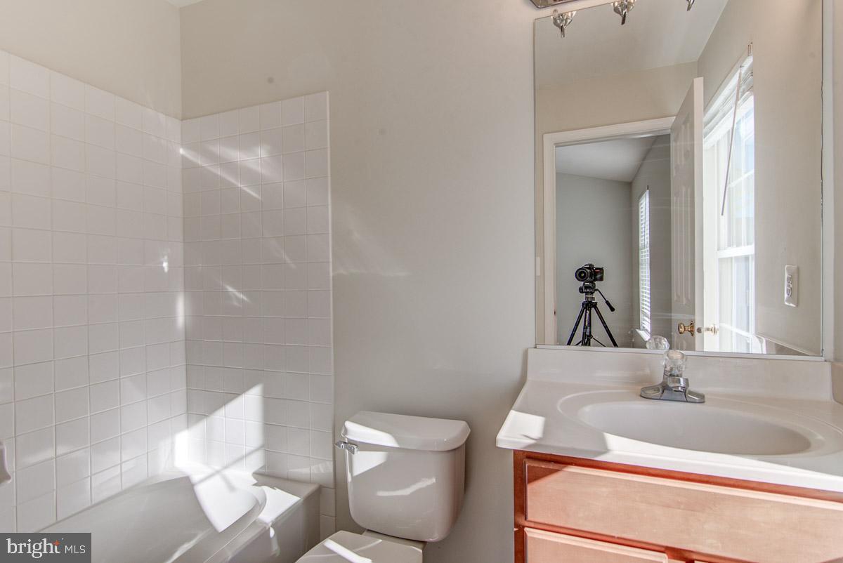 AMBERLEA AT SOUTH RIDING - Residential Lease