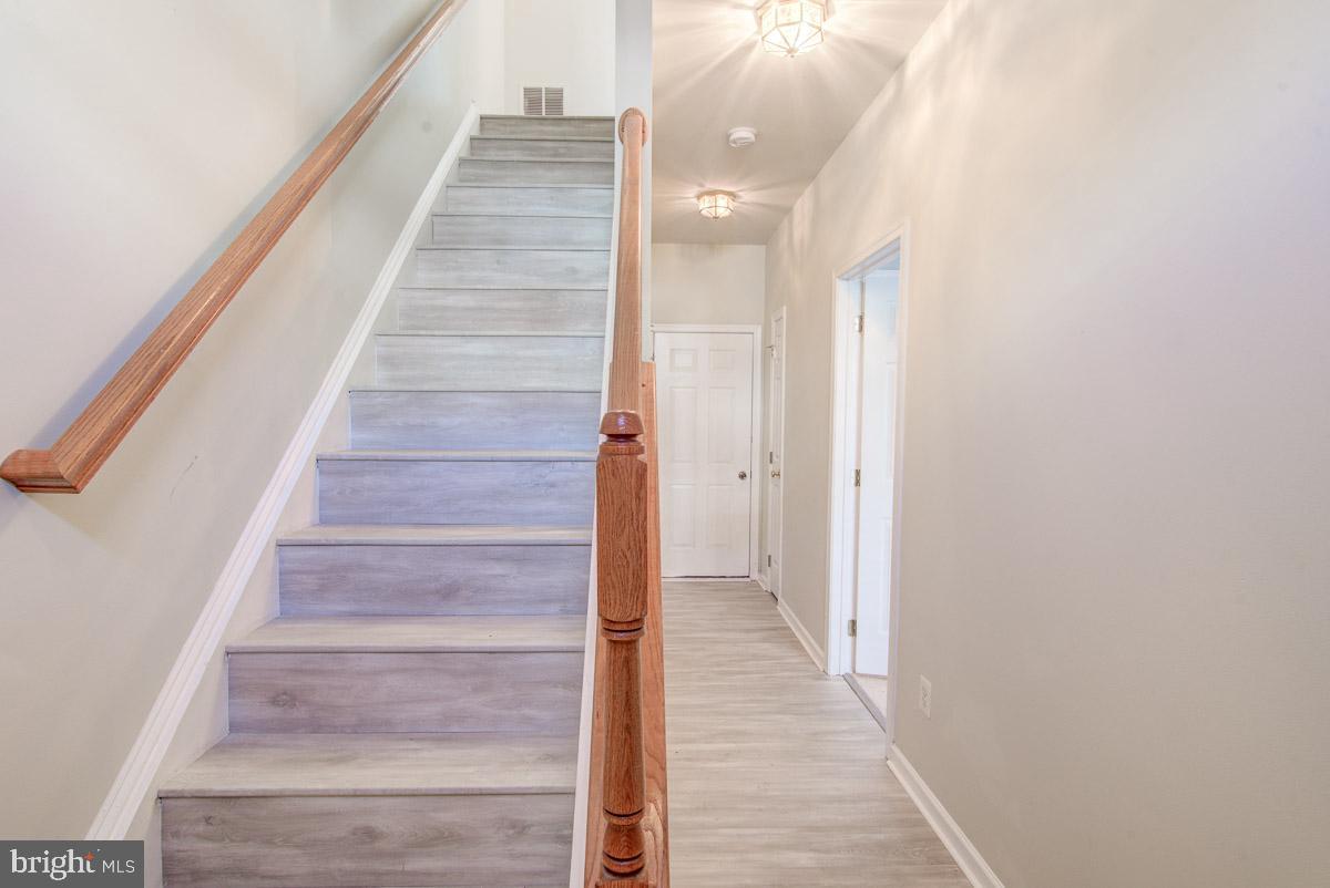 AMBERLEA AT SOUTH RIDING - Residential Lease