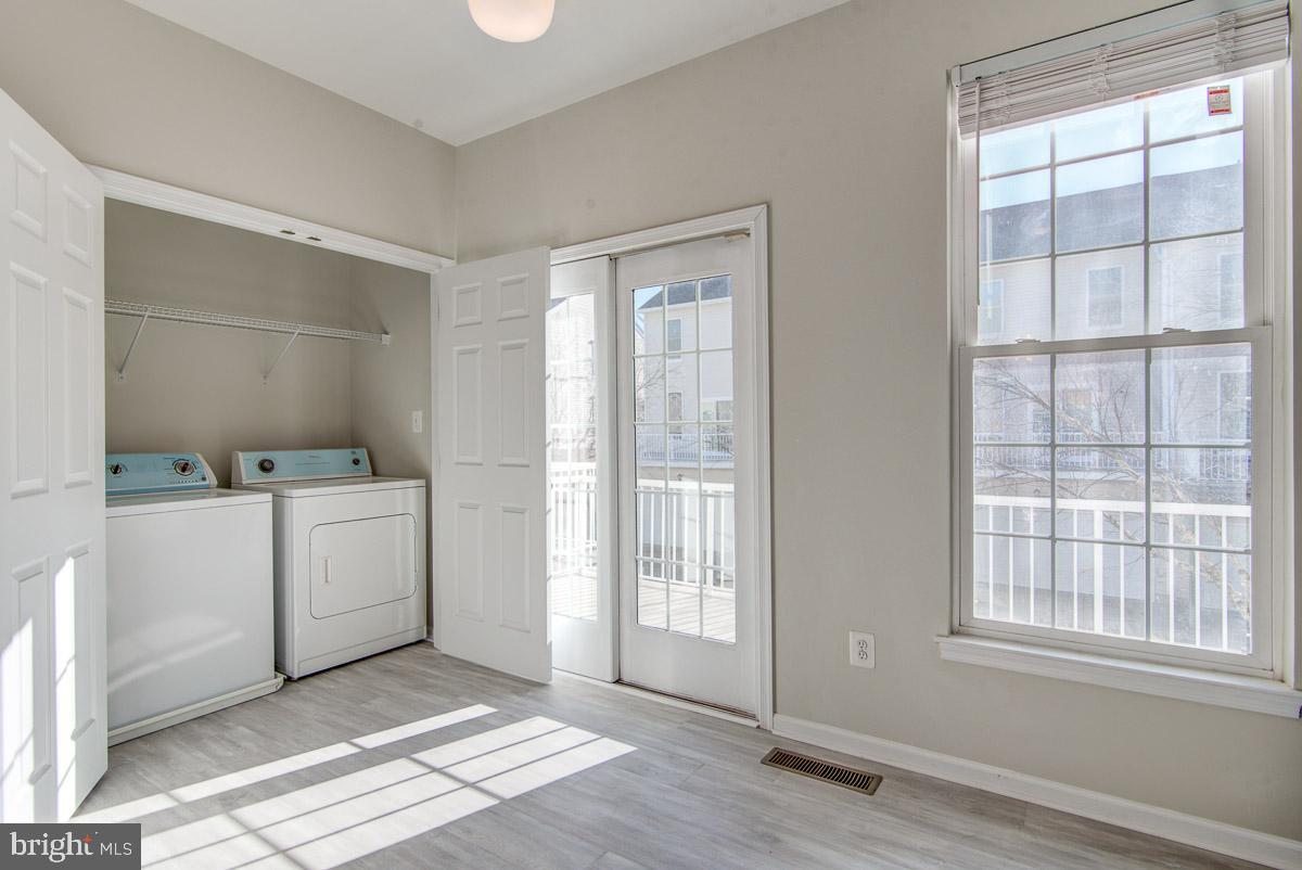 AMBERLEA AT SOUTH RIDING - Residential Lease