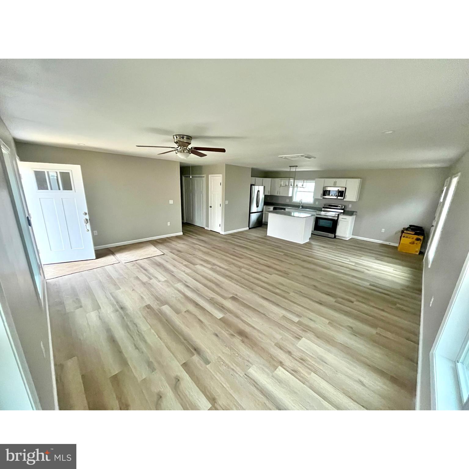 WOODSIDE - Residential