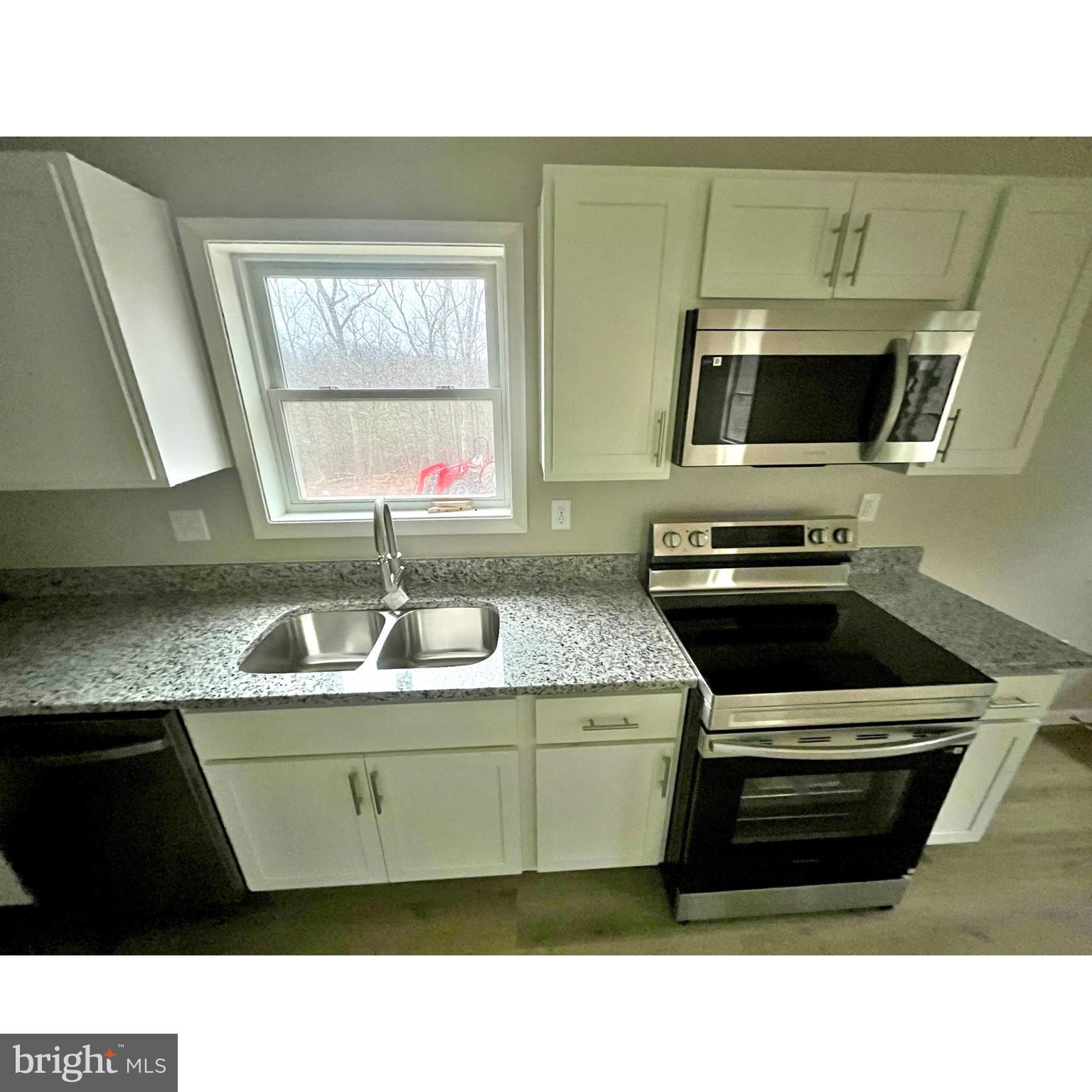 WOODSIDE - Residential