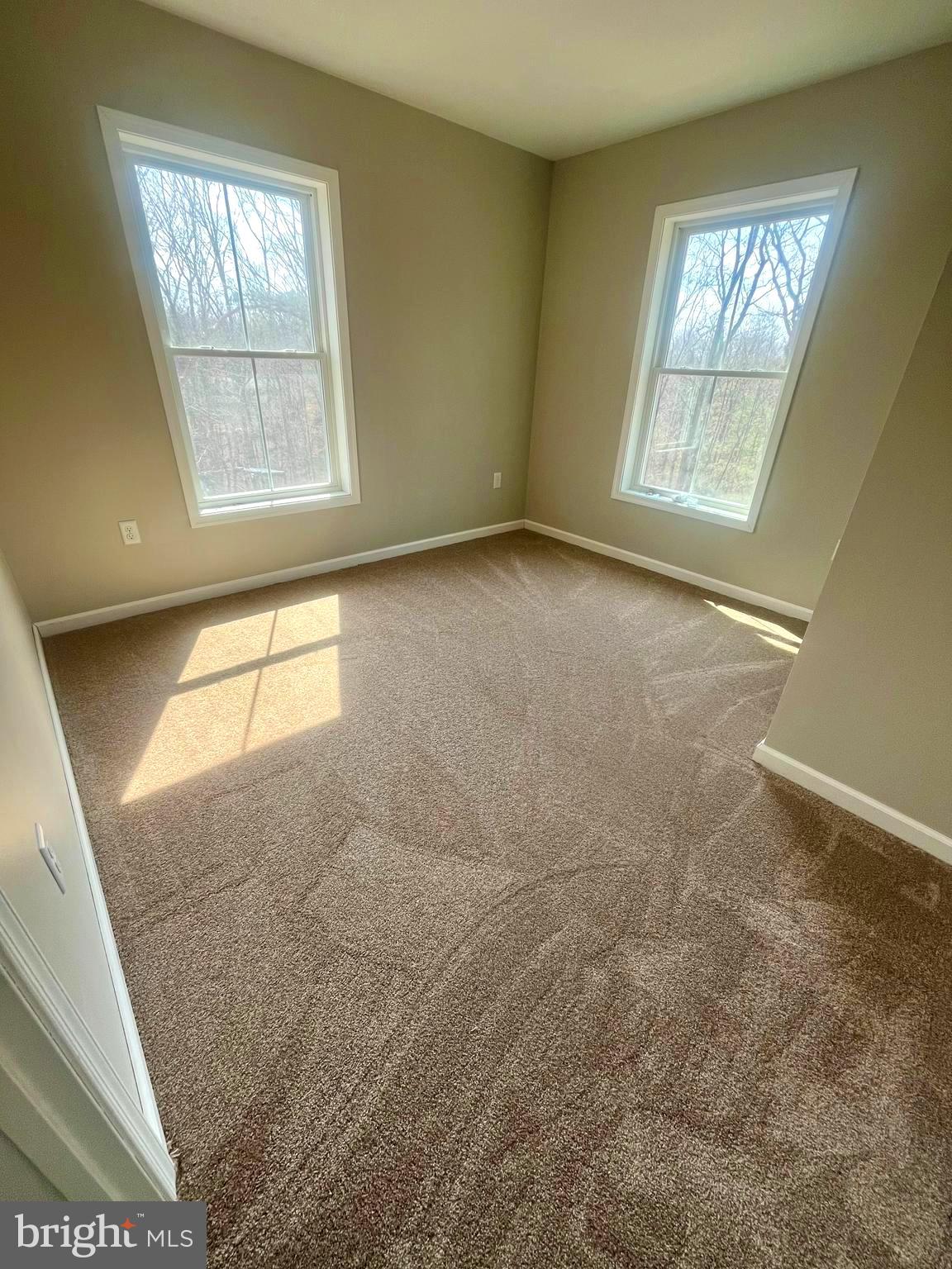 WOODSIDE - Residential