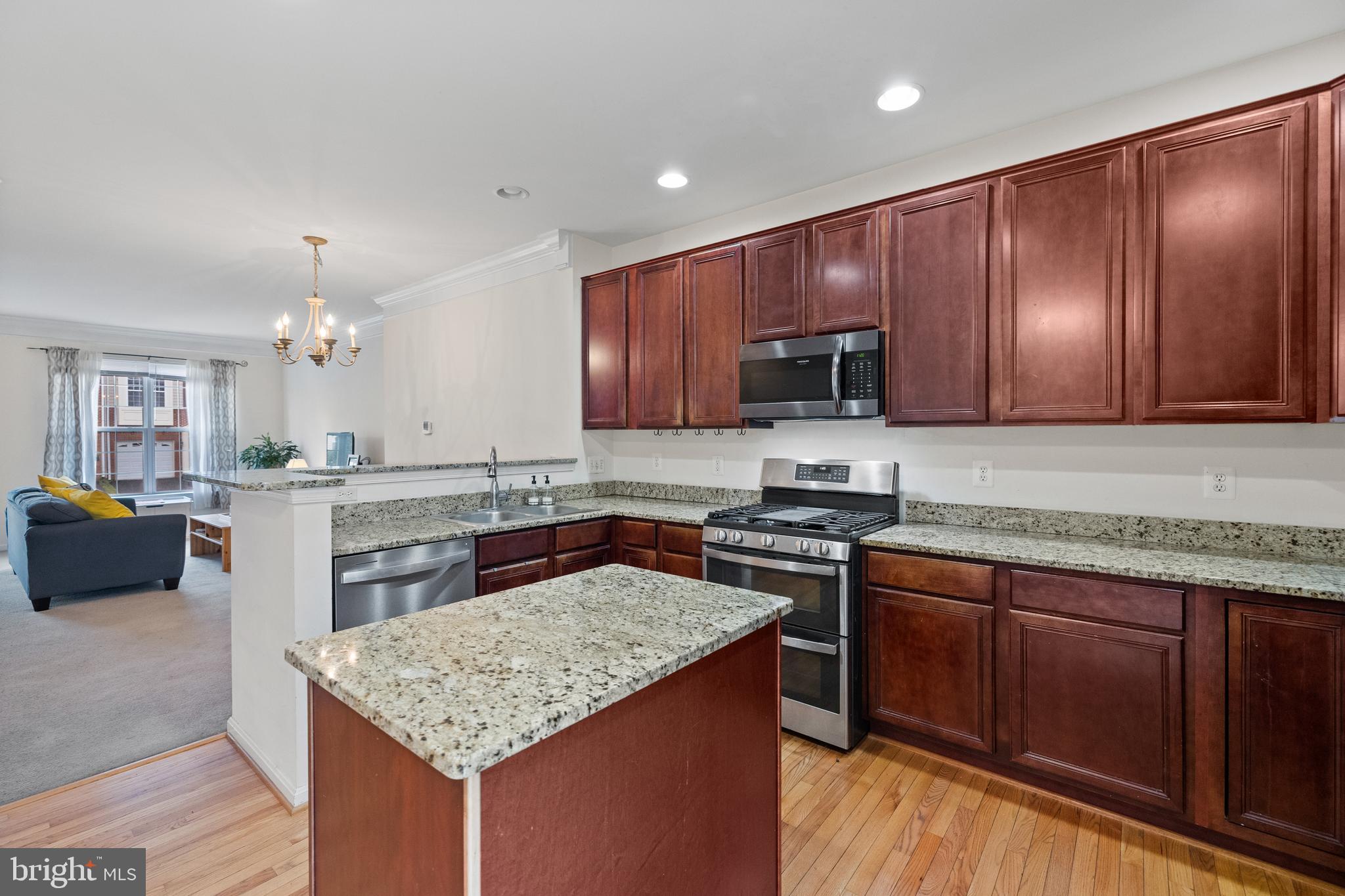 POTOMAC STATION - Residential