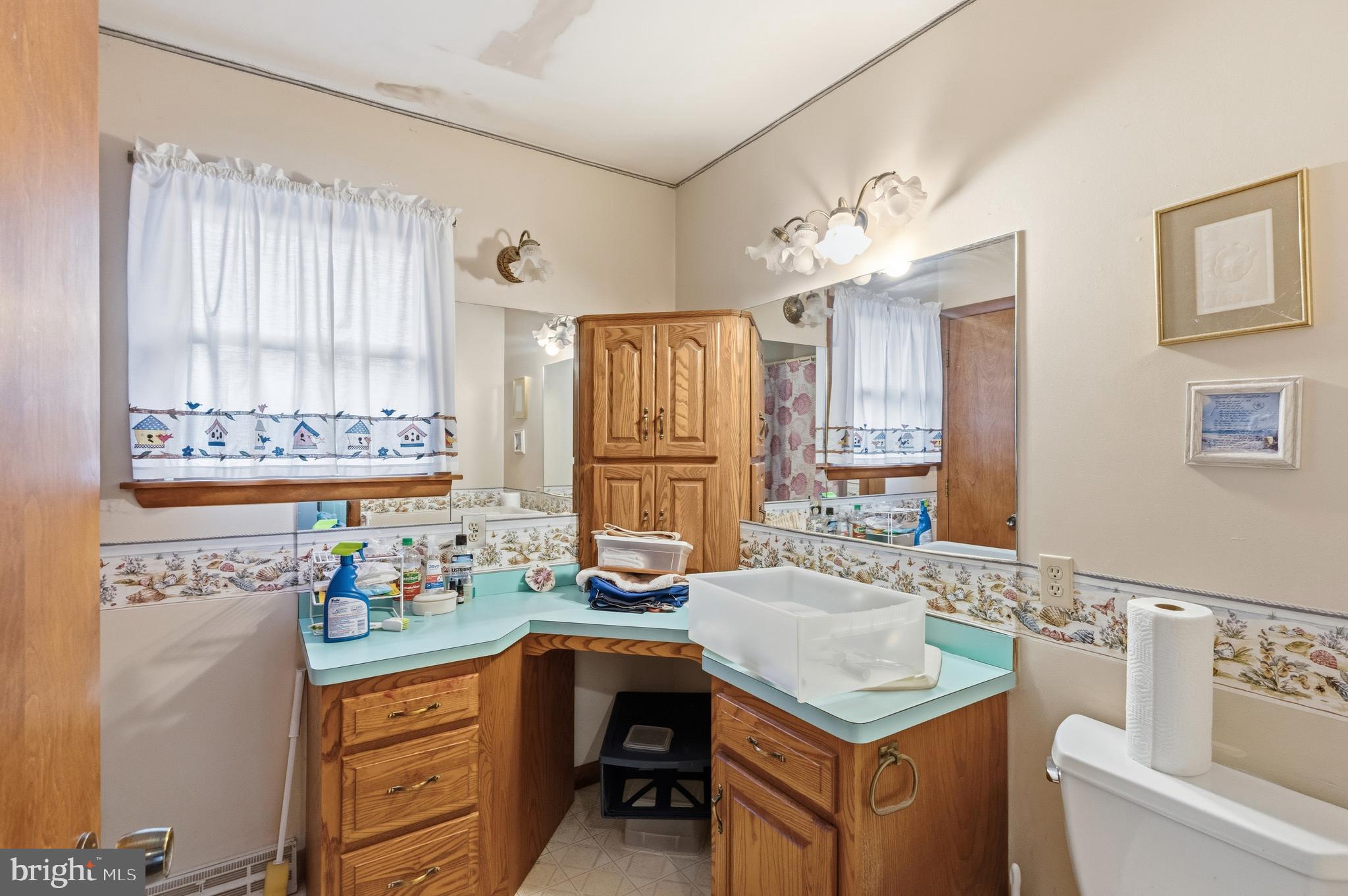 HALL ESTS - Residential