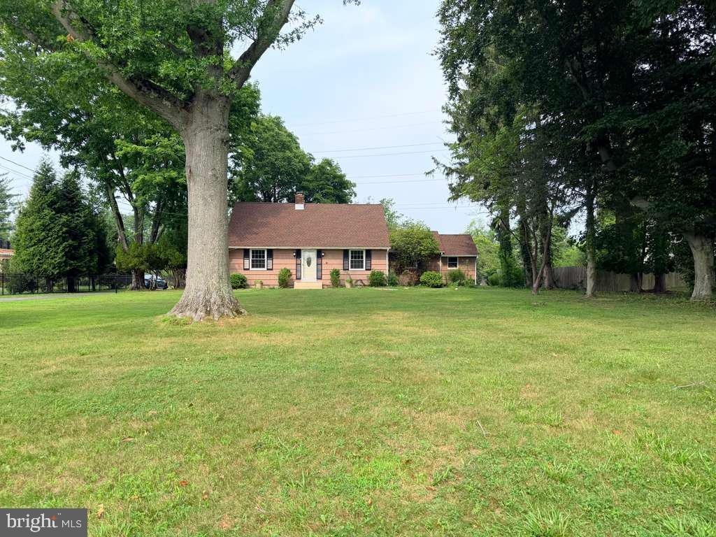 580 VILLAGE RD W