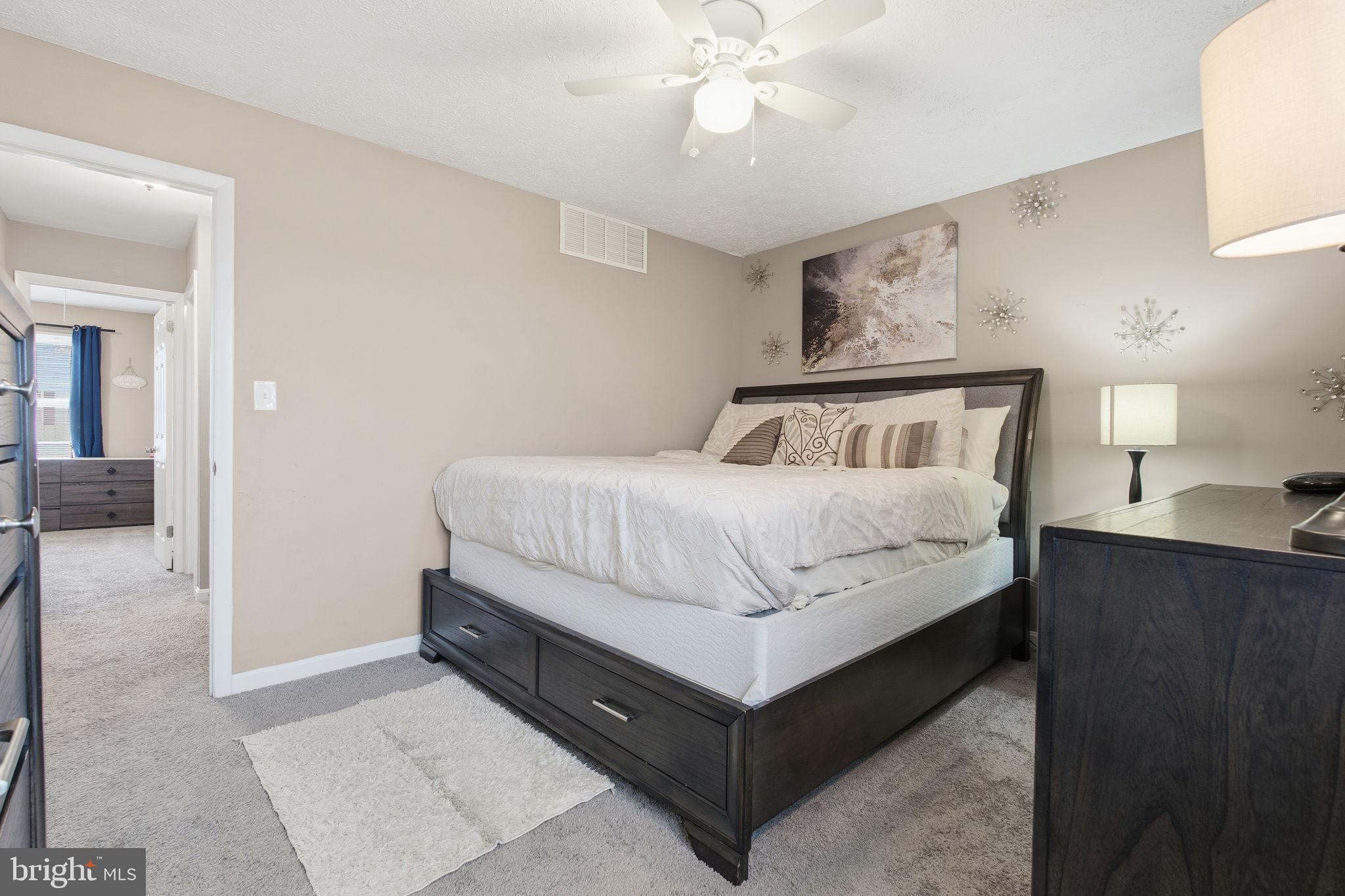 HARFORD SQUARE - Residential