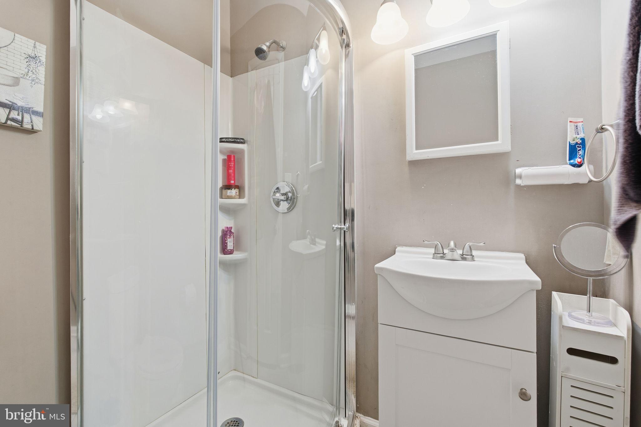 HARFORD SQUARE - Residential