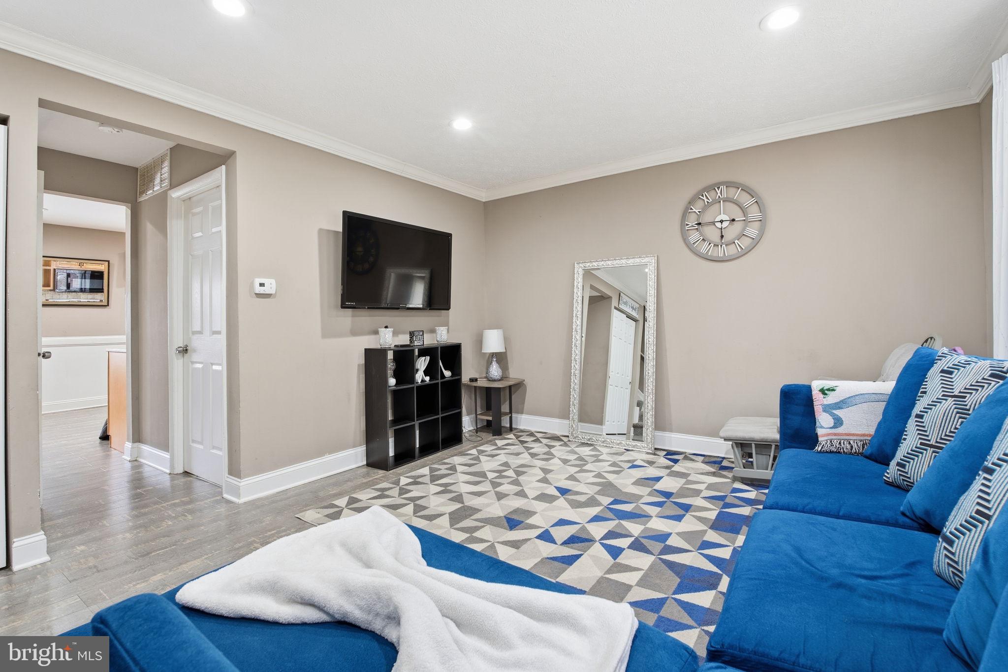 HARFORD SQUARE - Residential