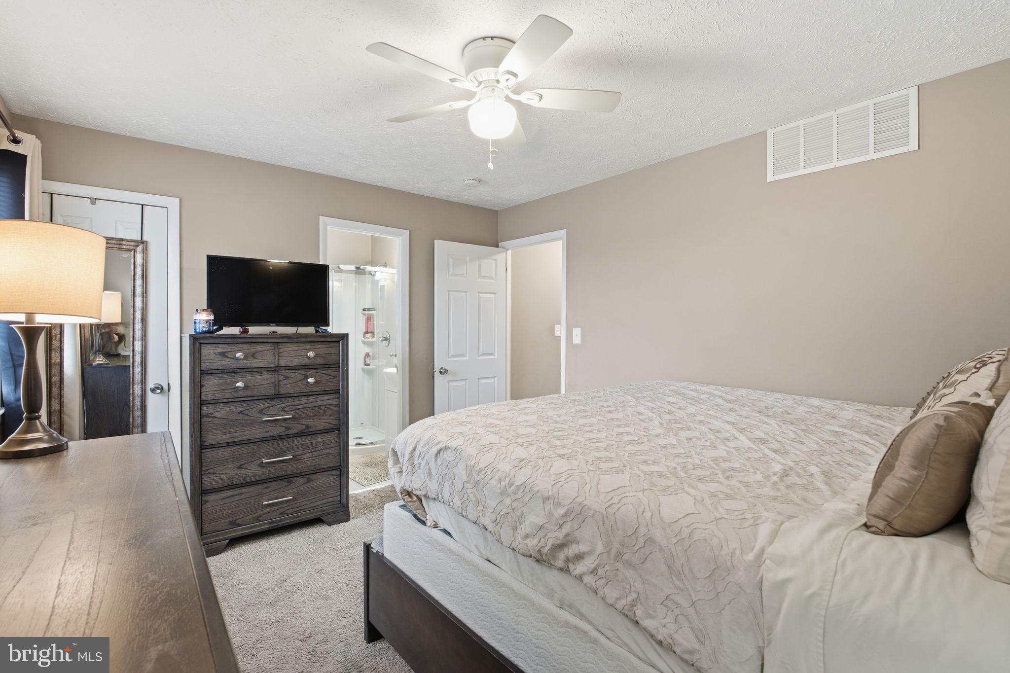 HARFORD SQUARE - Residential