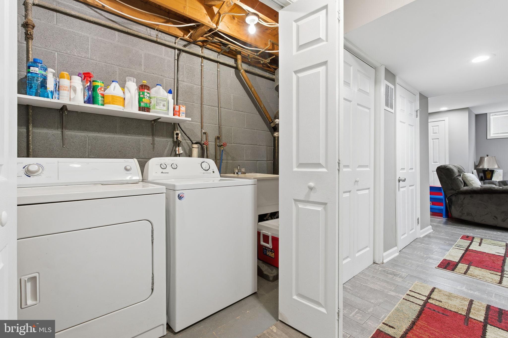 HARFORD SQUARE - Residential