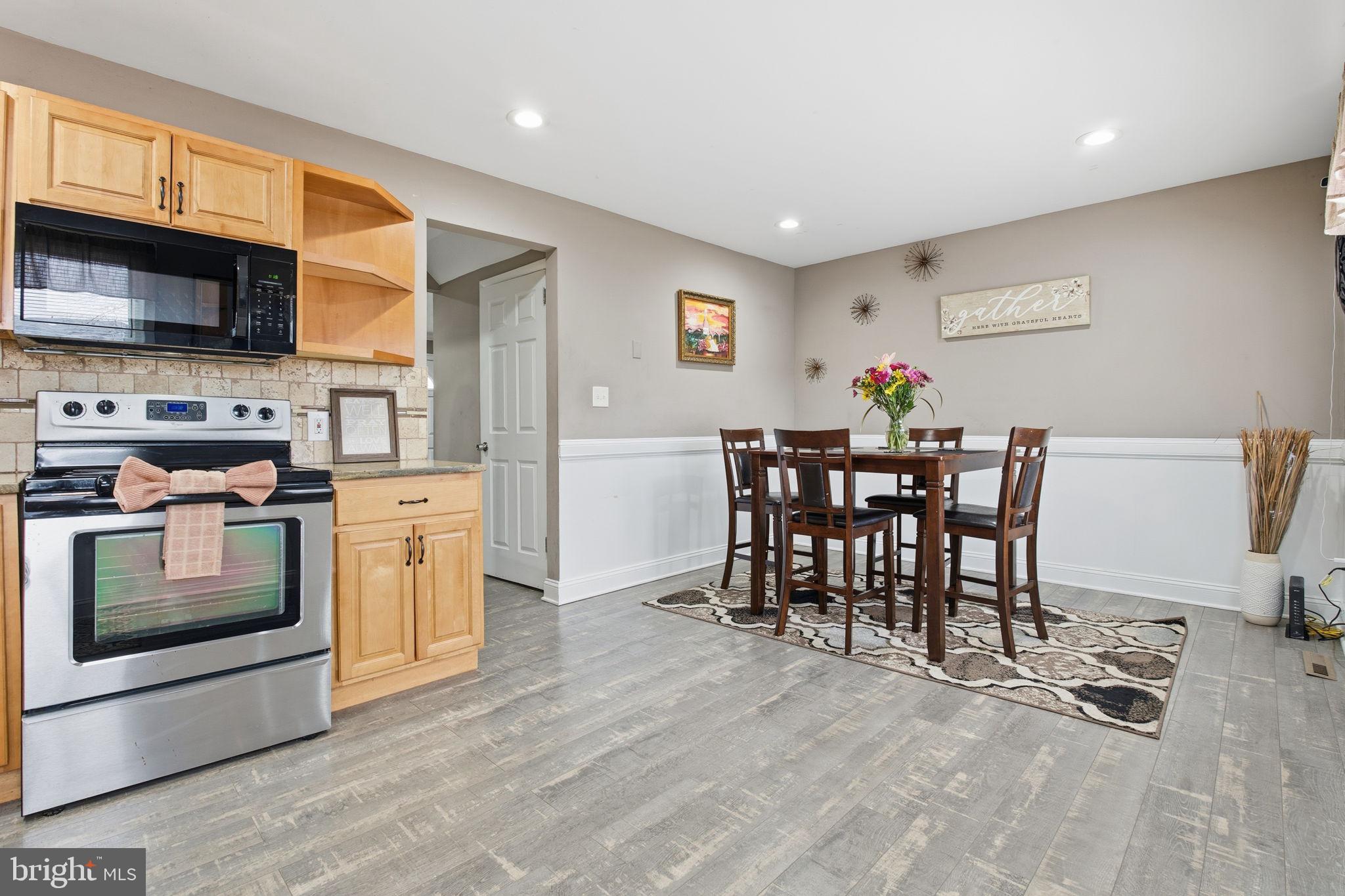 HARFORD SQUARE - Residential