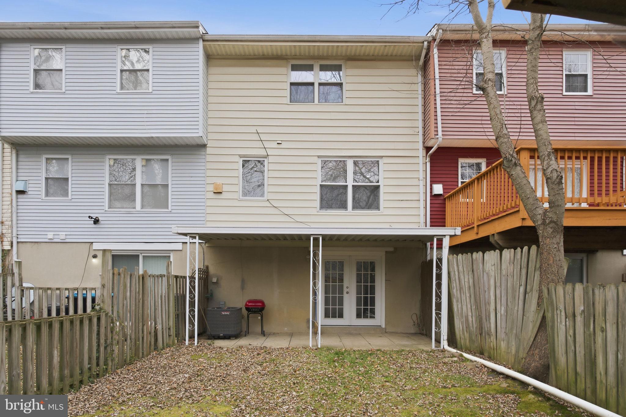 HARFORD SQUARE - Residential