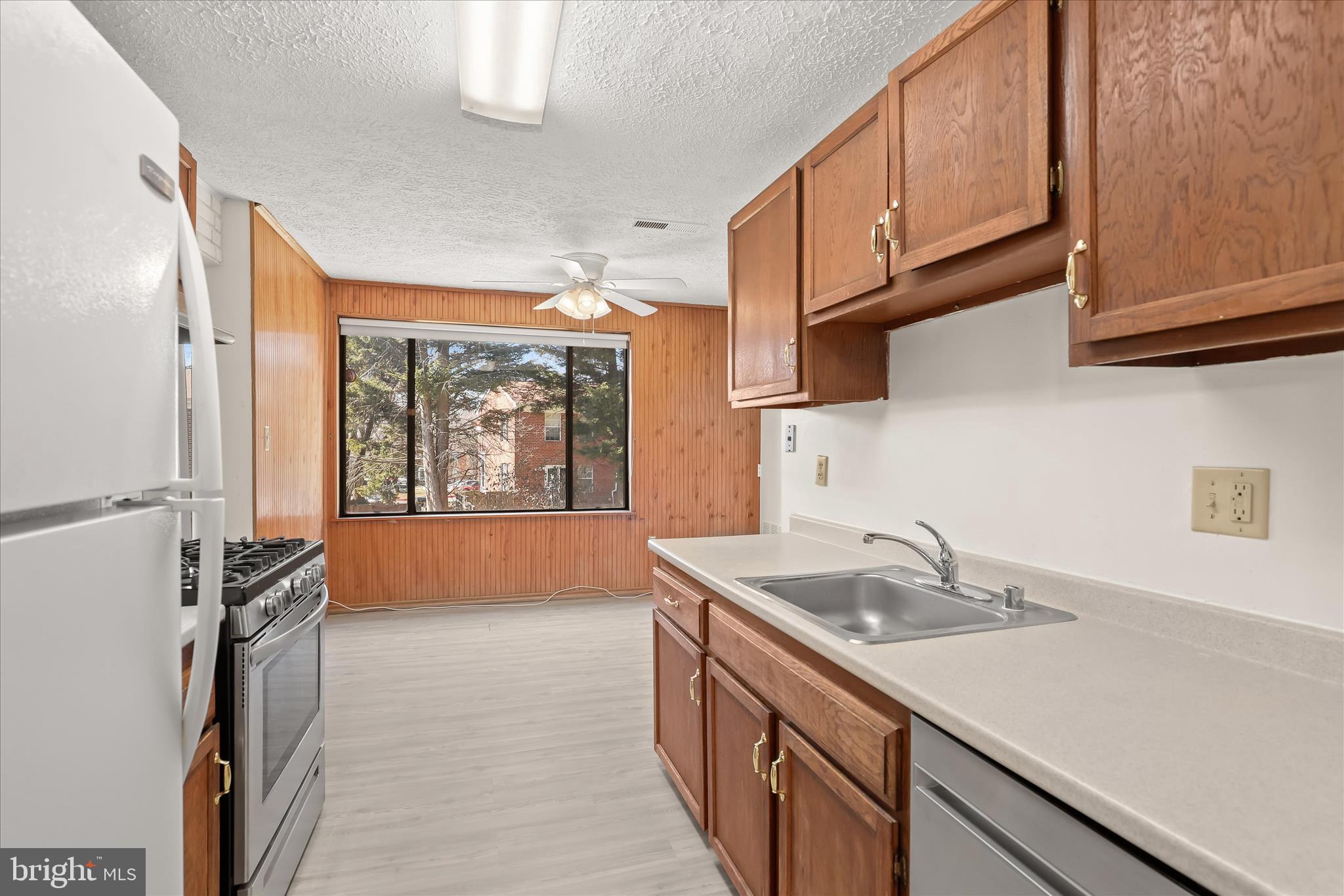 VILLAGE OF LONG REACH - Residential