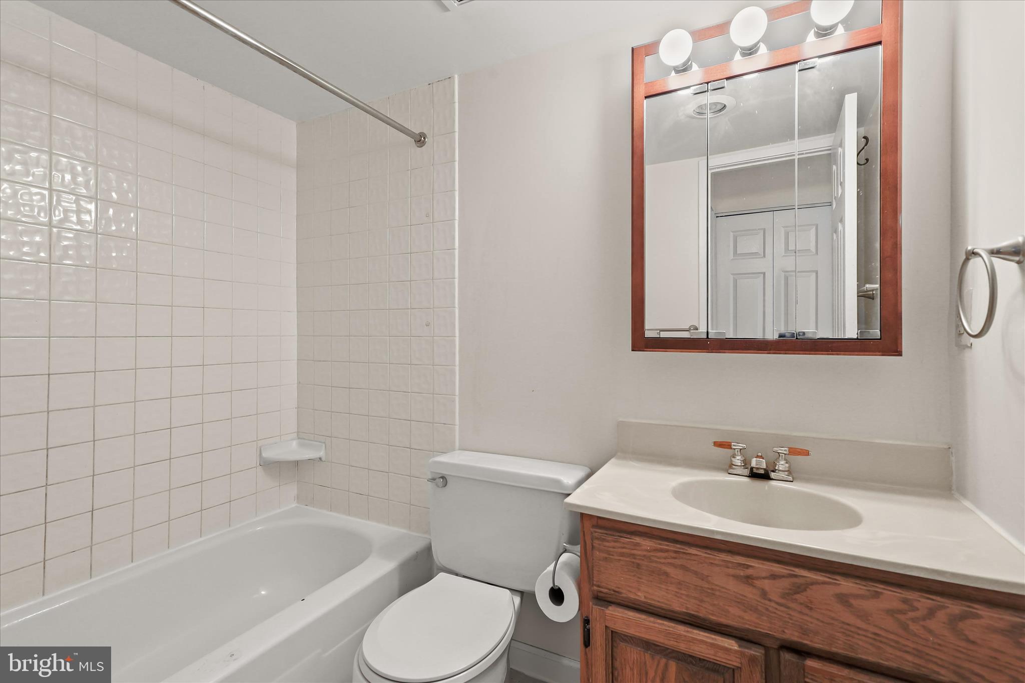 VILLAGE OF LONG REACH - Residential