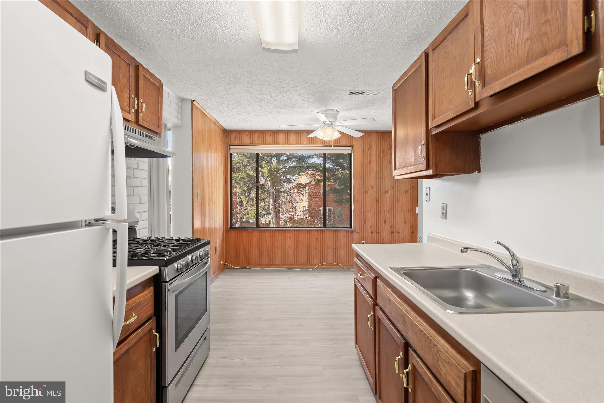 VILLAGE OF LONG REACH - Residential