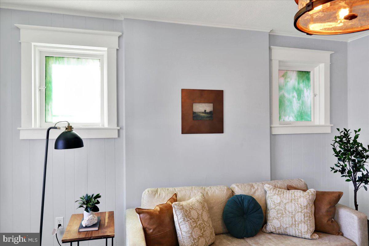 ARMSTRONG MANOR - Residential