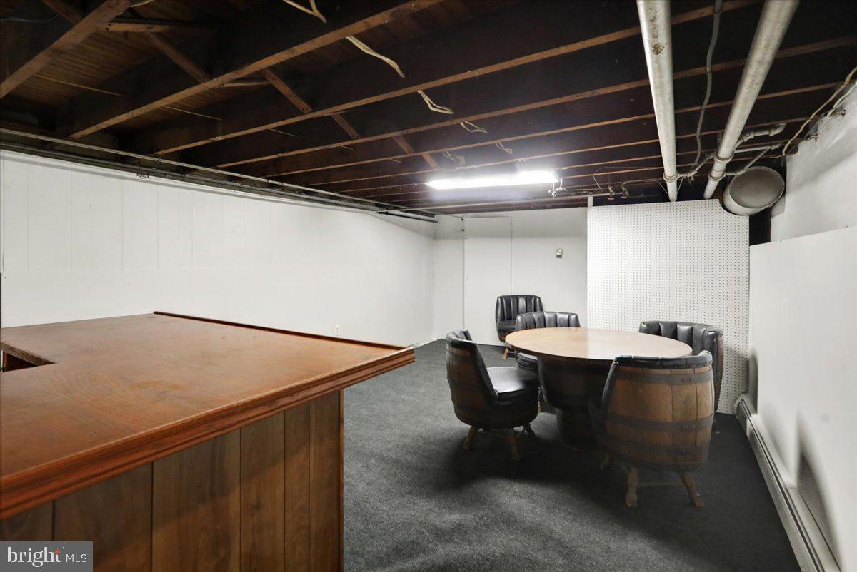 ARMSTRONG MANOR - Residential