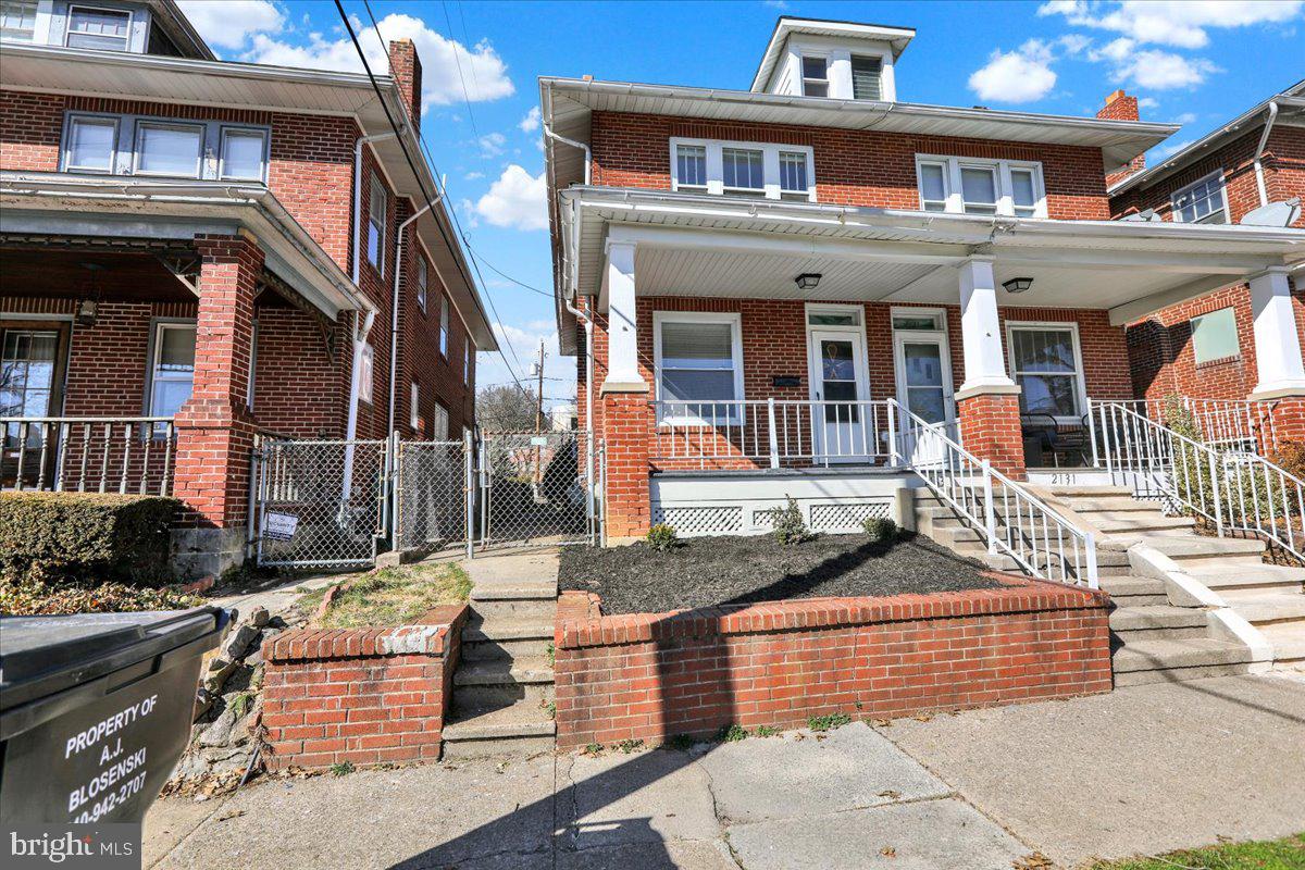 ARMSTRONG MANOR - Residential