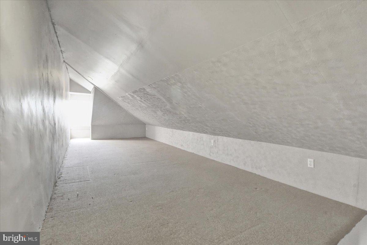 ARMSTRONG MANOR - Residential