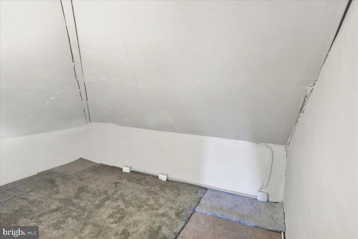 ARMSTRONG MANOR - Residential