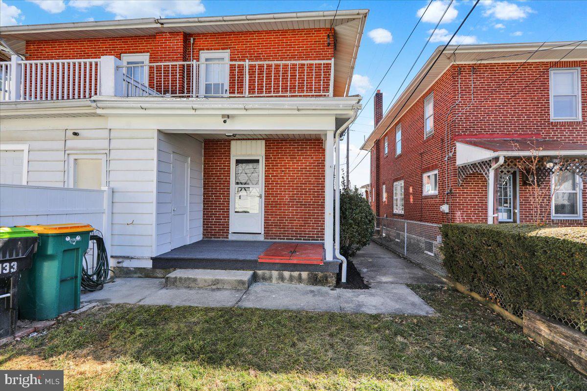 ARMSTRONG MANOR - Residential