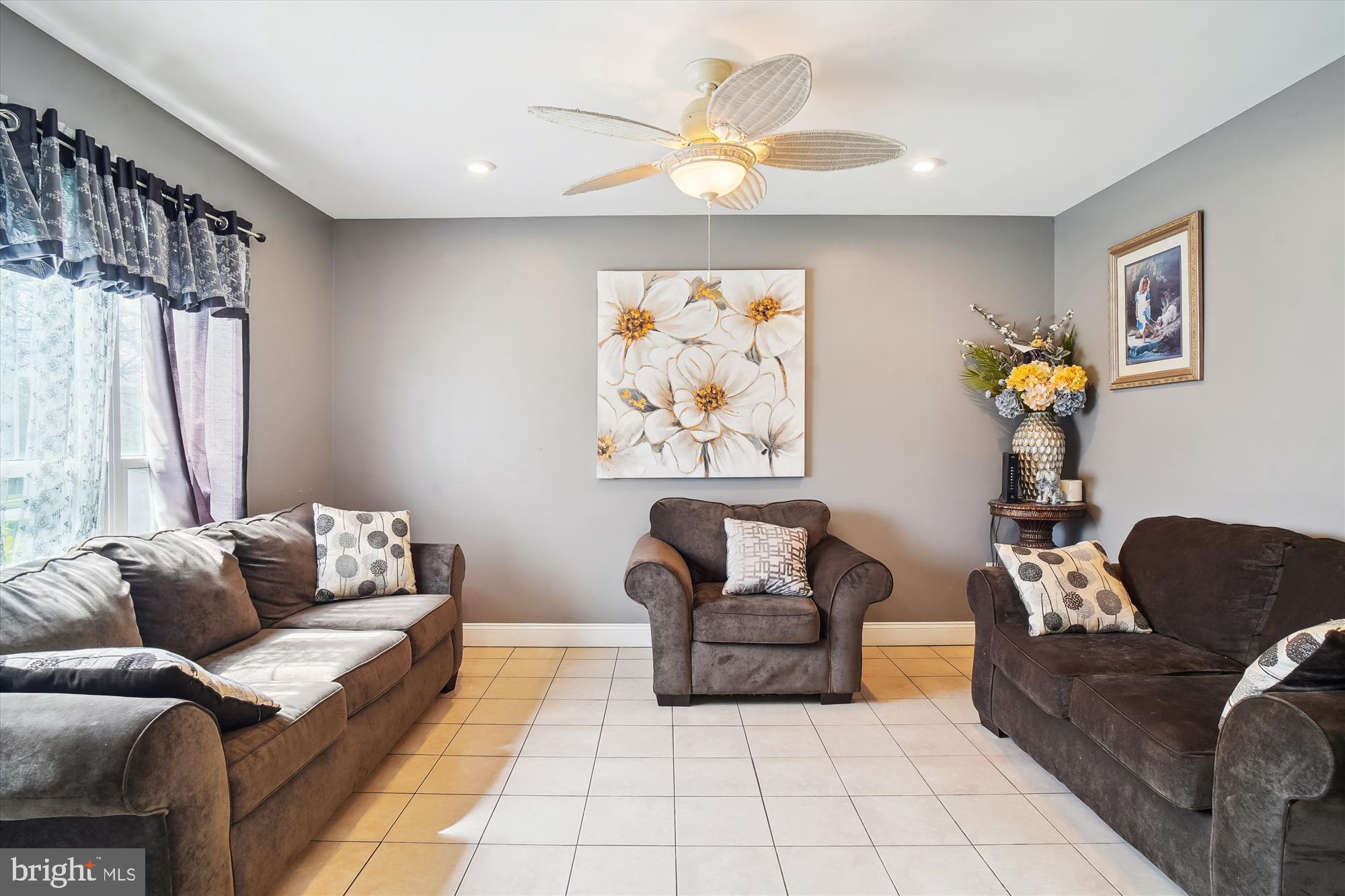 SPRING RIDGE - Residential