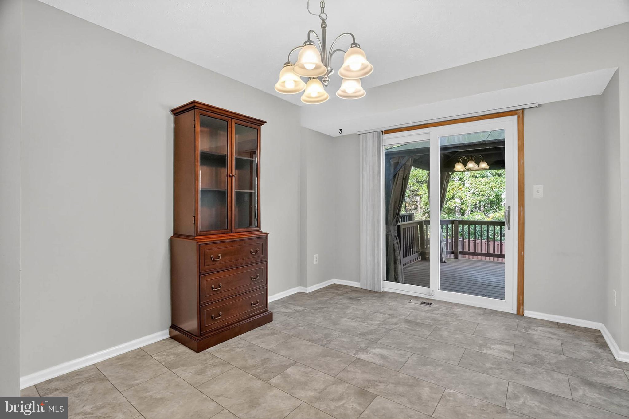 SUMMERS RUN - Residential