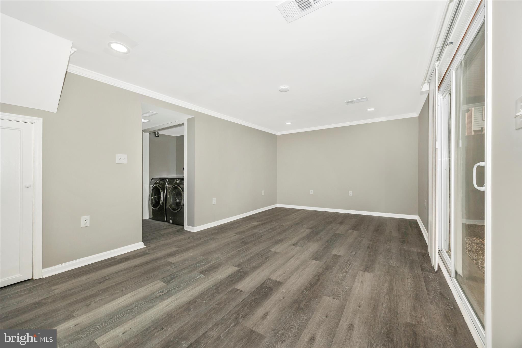 COLONY VILLAGE - Residential Lease