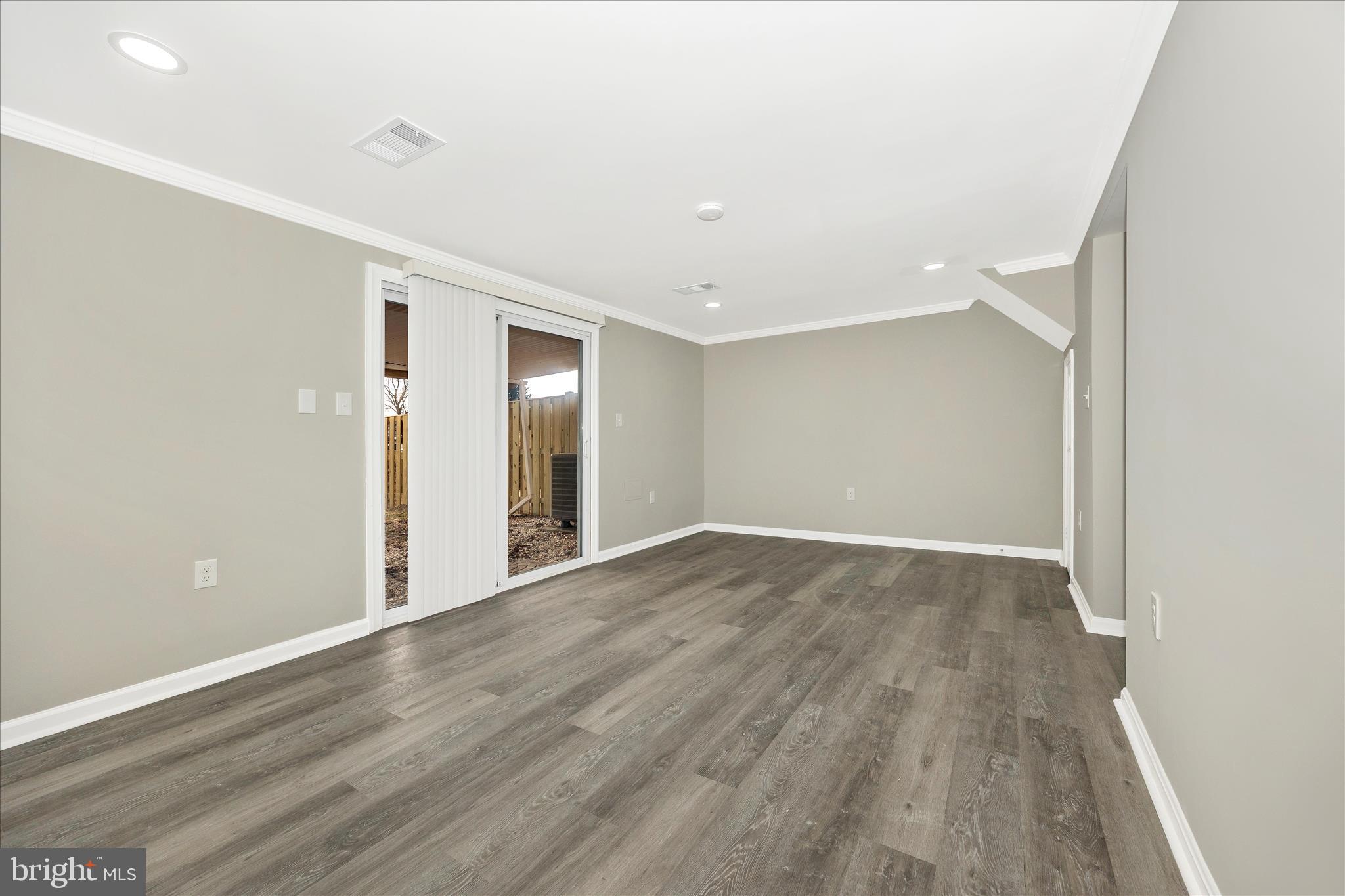 COLONY VILLAGE - Residential Lease