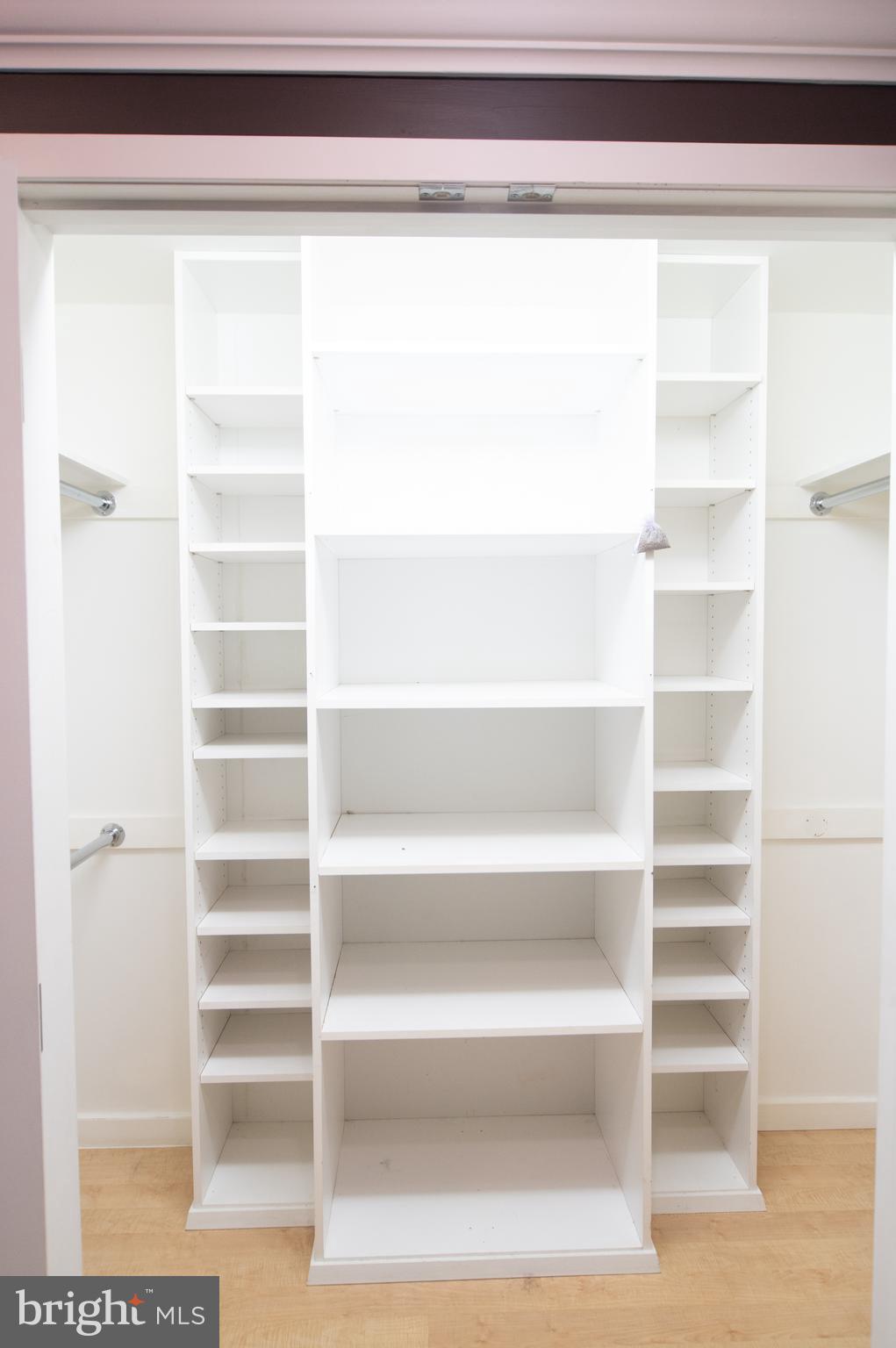 LOGAN SQUARE - Residential