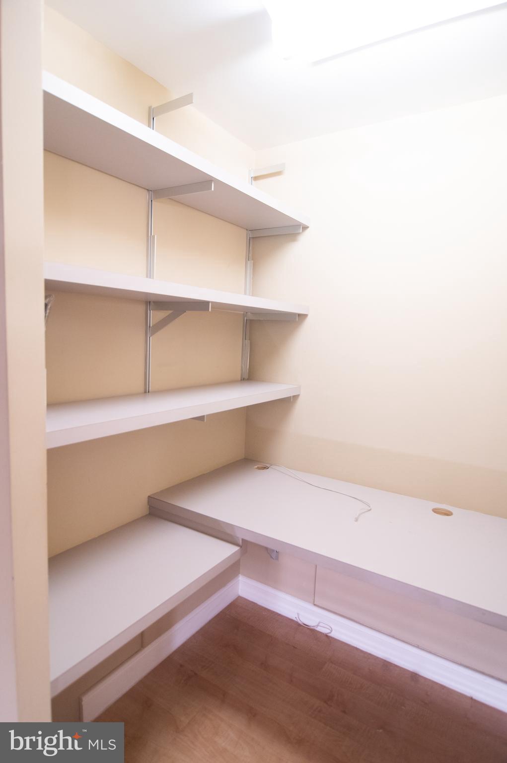 LOGAN SQUARE - Residential