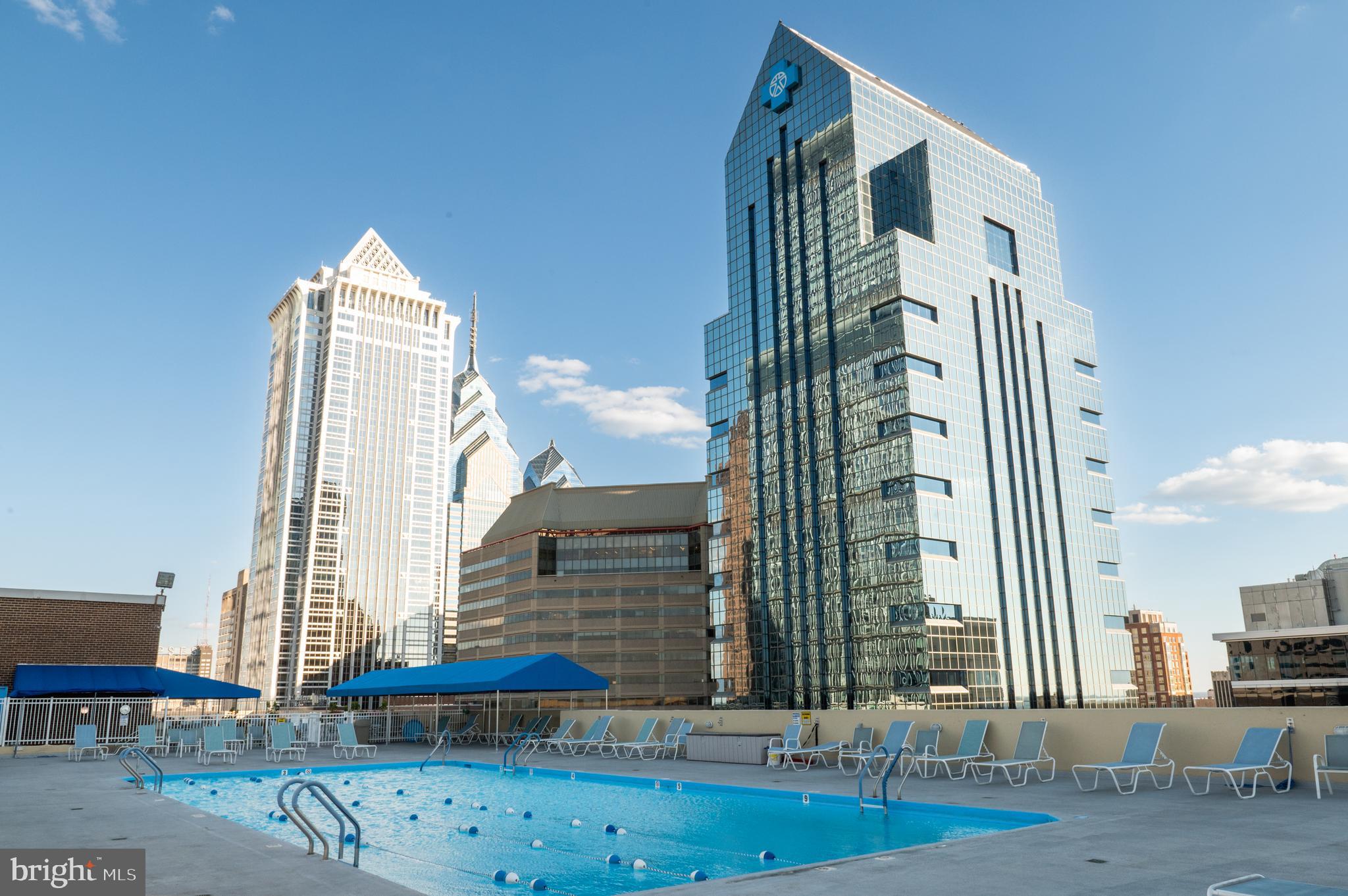 LOGAN SQUARE - Residential