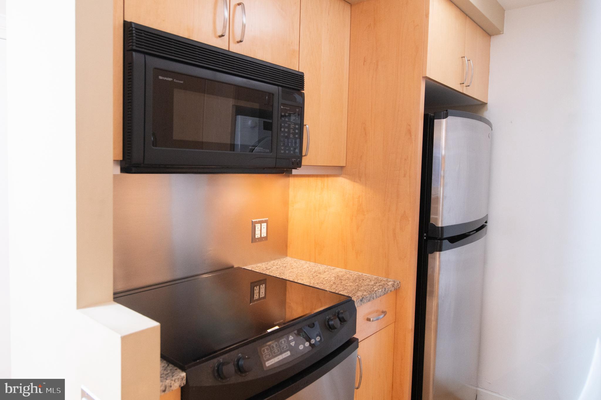 LOGAN SQUARE - Residential