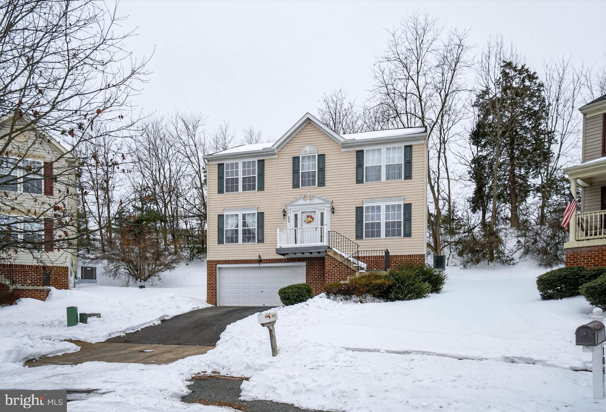 RISING HILLS - Residential