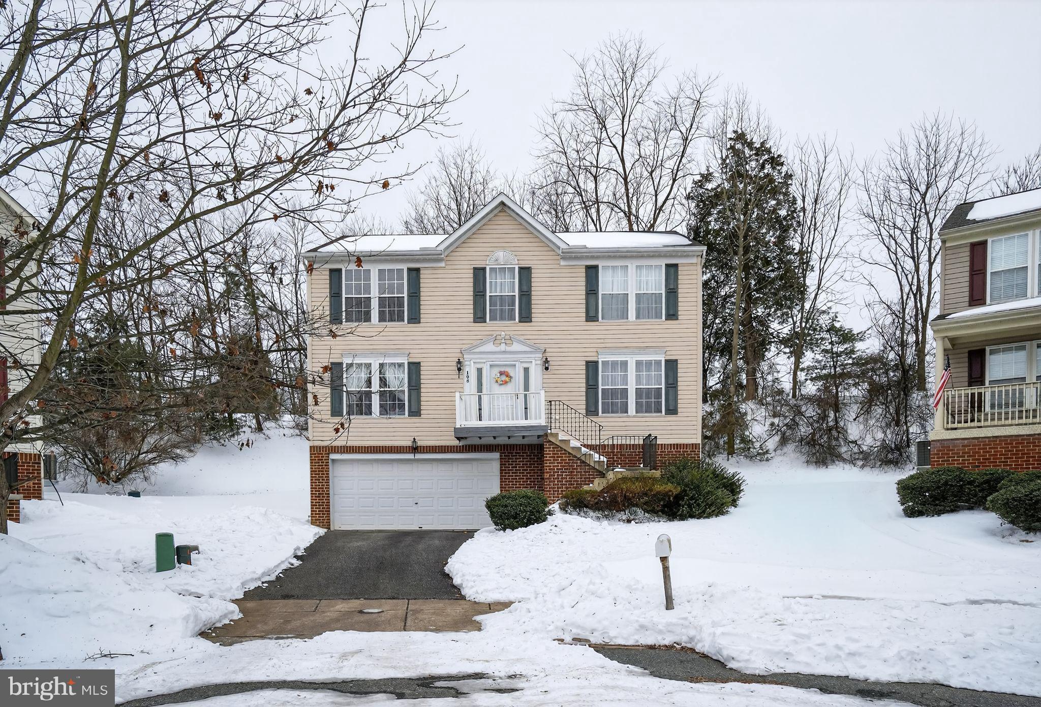 RISING HILLS - Residential