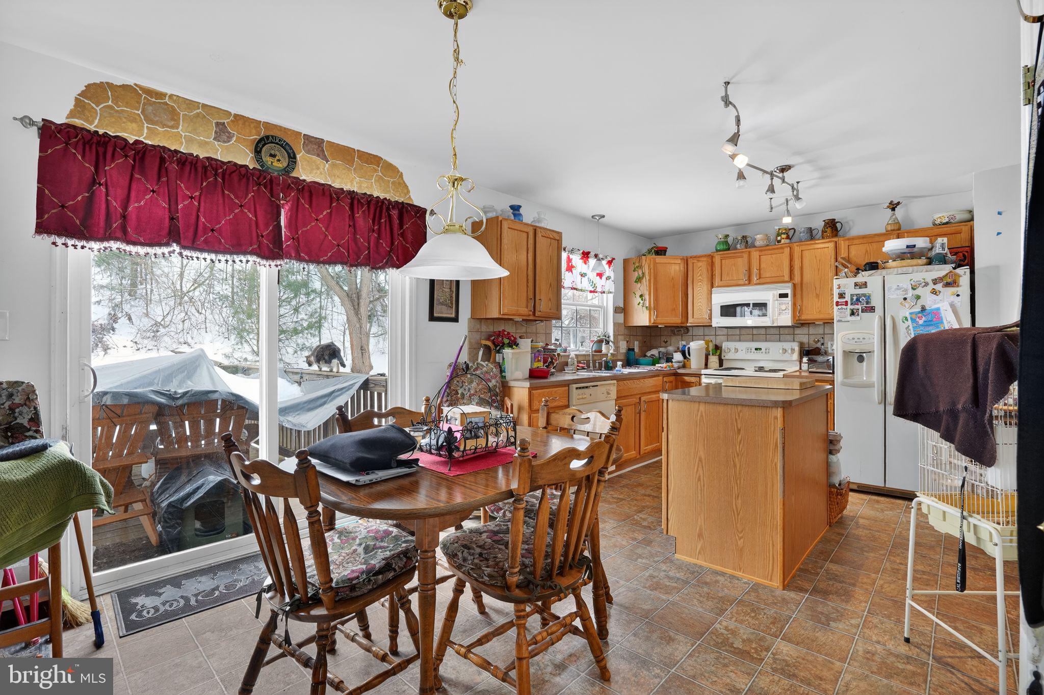 RISING HILLS - Residential