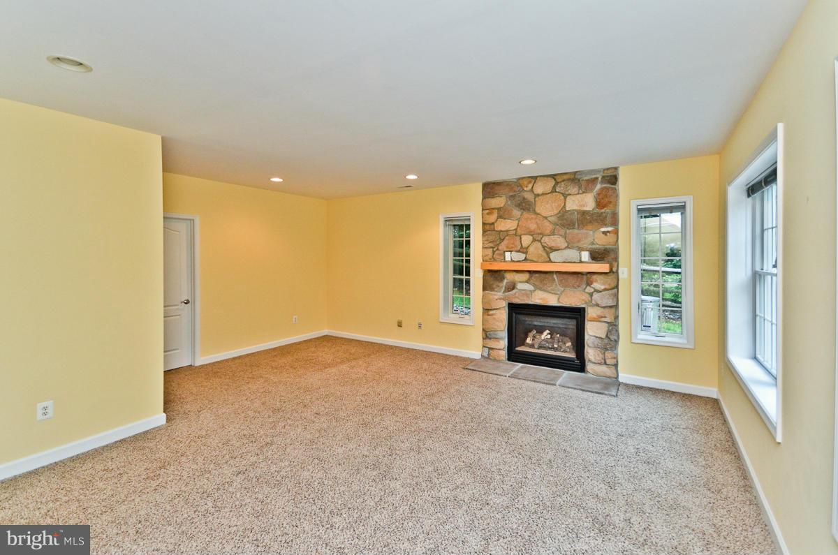 MOUNT HEBRON - Residential