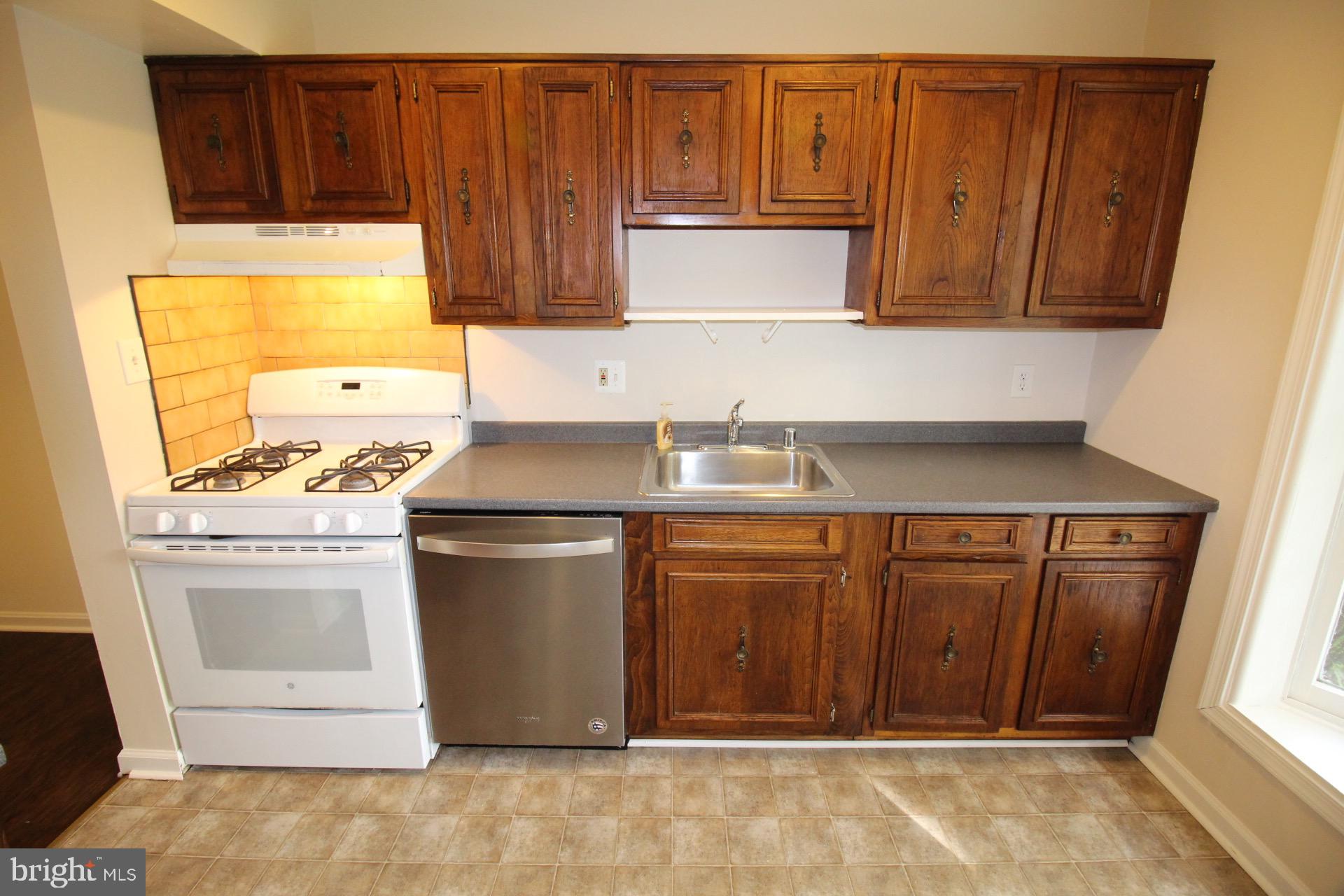 KEENE MILL WOODS - Residential Lease