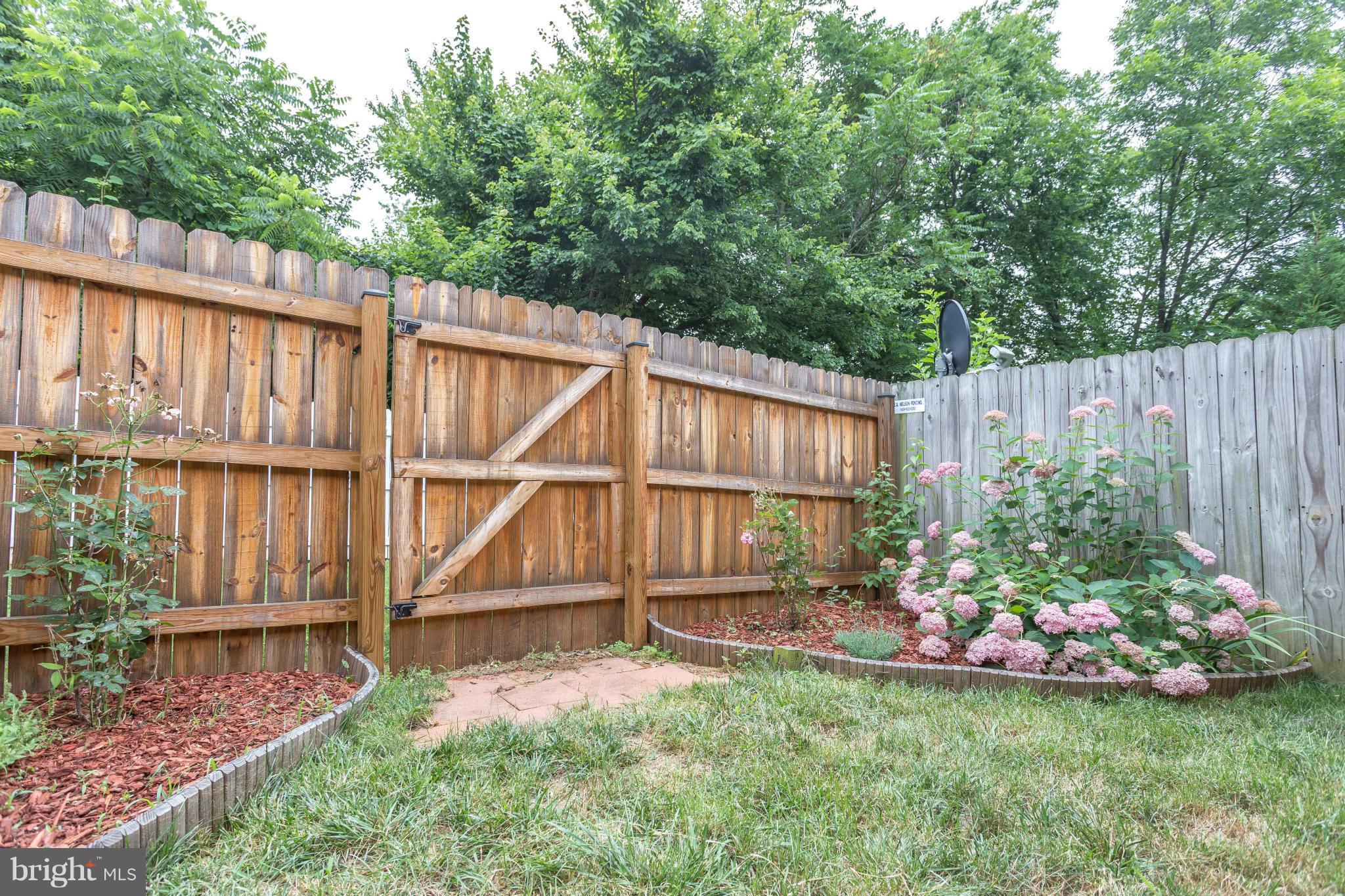 CHARLESTOWN COMMONS - Residential