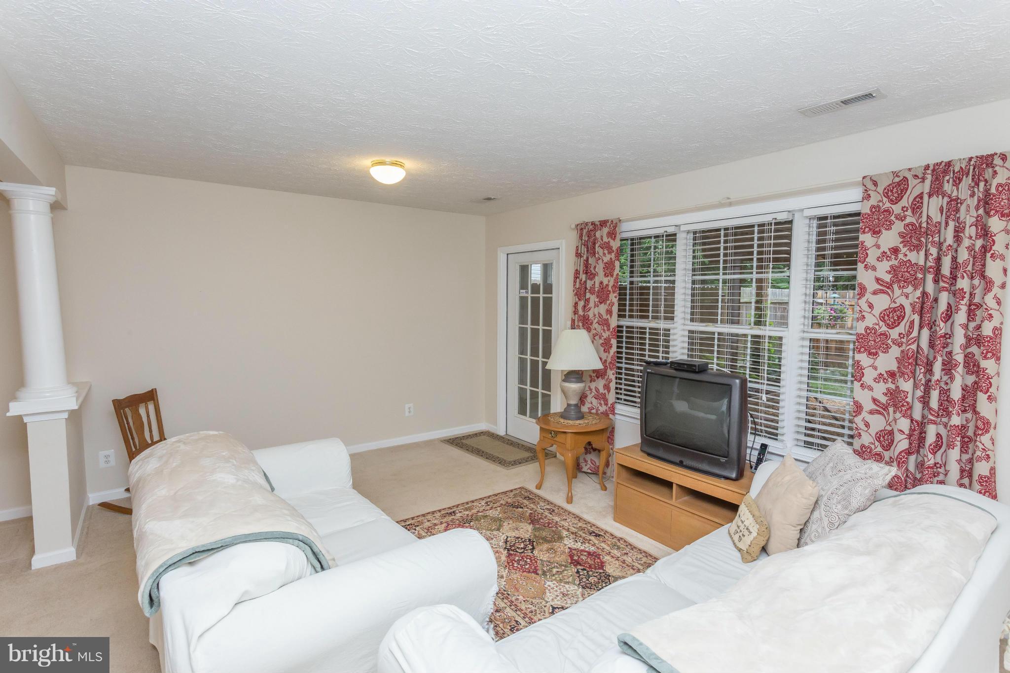 CHARLESTOWN COMMONS - Residential