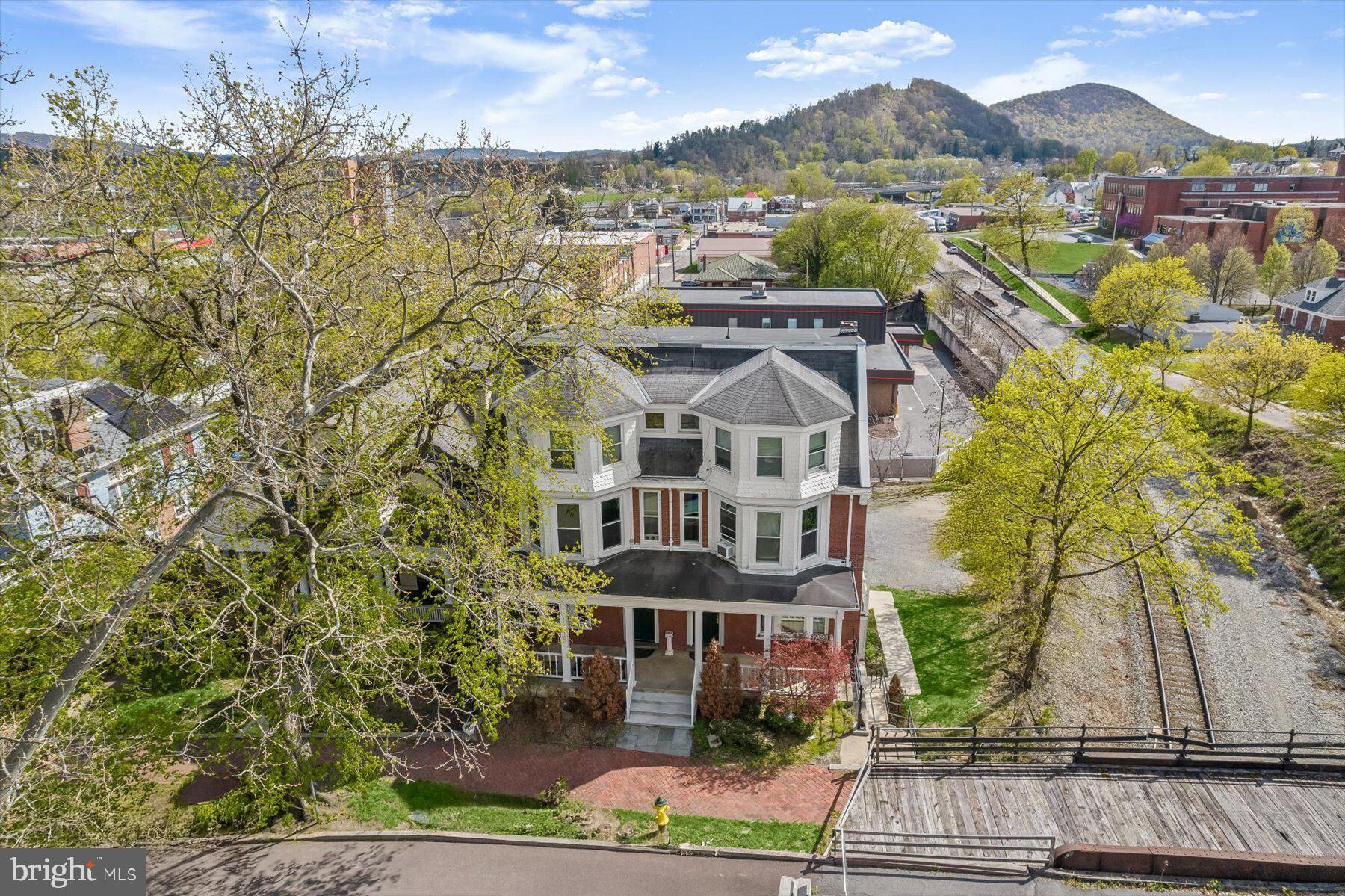 312 WASHINGTON STREET
